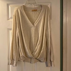 Emmer & Oat brand soft long sleeve vneck sweater size large